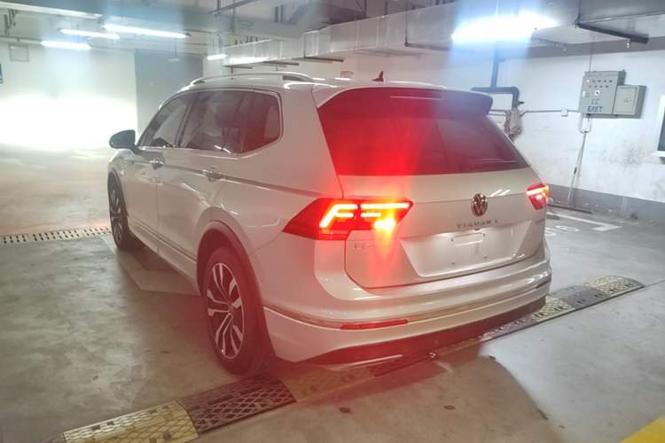 Used Volkswagen Tiguan L 2021 330TSI Automatic Two-Wheel Drive R-Line Flagship Edition Rear Left 45 Deg