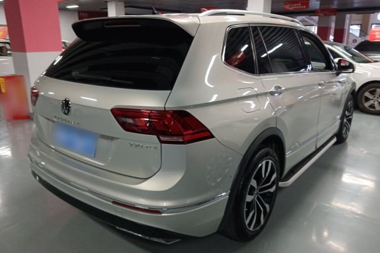 Used Volkswagen Tiguan L 2021 330TSI Automatic Two-Wheel Drive R-Line Enhanced Edition Rear Right 45 Deg