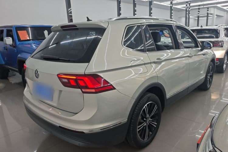 Used Volkswagen Tiguan L 2021 330TSI Automatic Two-Wheel Drive Smart Edition Rear Right 45 Deg
