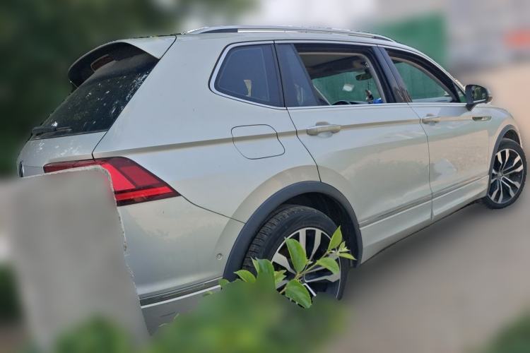 Used Volkswagen Tiguan L 2021 330TSI Automatic Two-Wheel Drive R-Line Enhanced Edition Rear Right 45 Deg