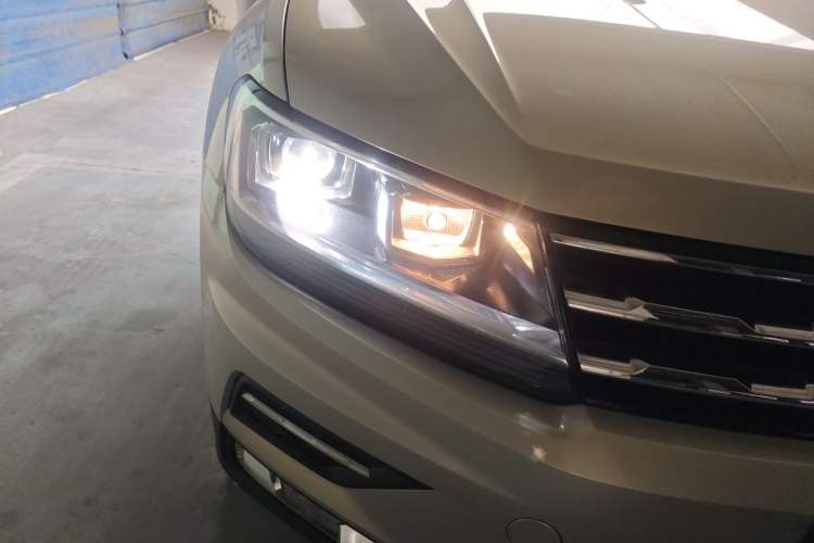 Used Volkswagen Tiguan L 2021 330TSI Automatic Two-Wheel Drive Smart Edition Right Front Headlight