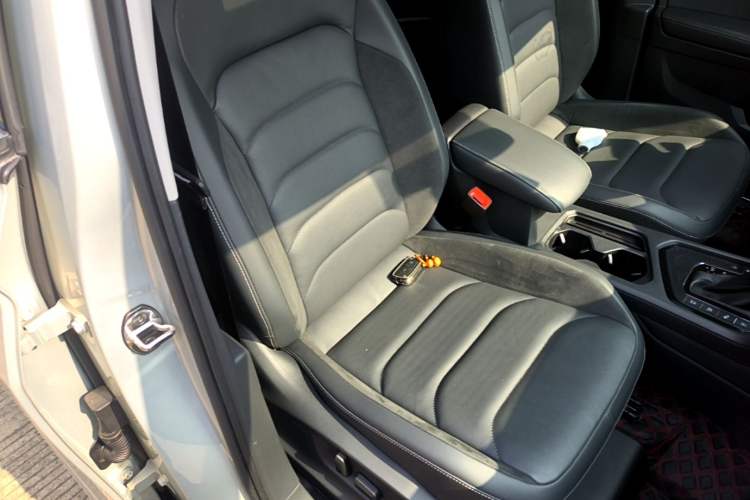 Used Volkswagen Tiguan L 2021 330TSI Automatic Two-Wheel Drive R-Line Enhanced Edition Right Front Seat