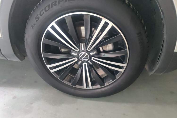 Used Volkswagen Tiguan L 2021 330TSI Automatic Two-Wheel Drive Smart Edition Right Front Wheel Hub