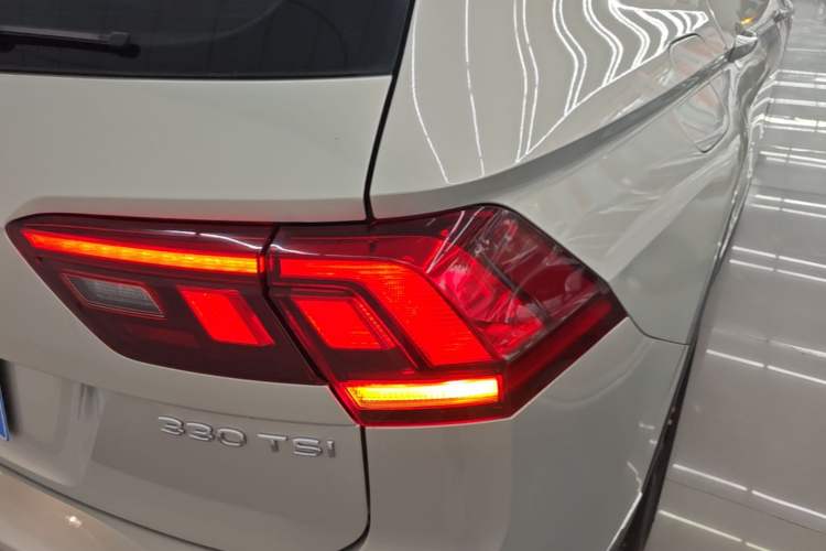 Used Volkswagen Tiguan L 2021 330TSI Automatic Two-Wheel Drive Smart Edition Right Rear Taillight