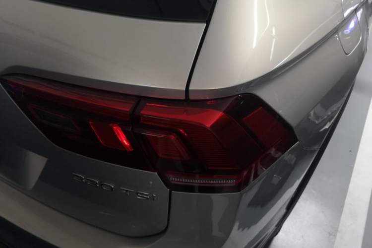 Used Volkswagen Tiguan L 2021 330TSI Automatic Two-Wheel Drive R-Line Enhanced Edition Right Rear Taillight