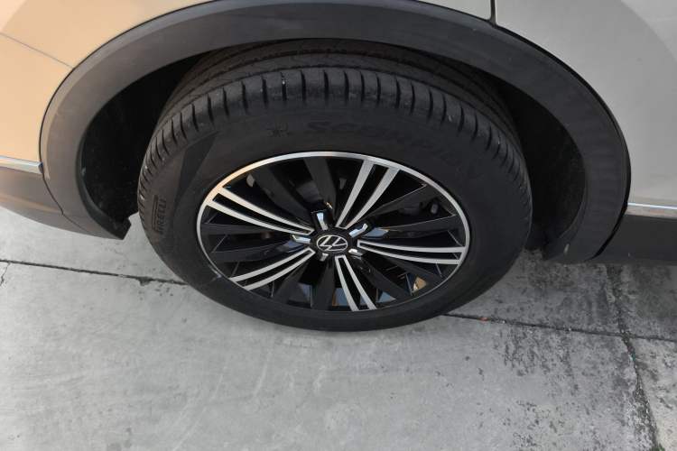 Used Volkswagen Tiguan L 2021 330TSI Automatic Two-Wheel Drive Smart Edition Right Rear Wheel Hub