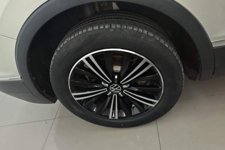 Used Volkswagen Tiguan L 2021 330TSI Automatic Two-Wheel Drive Smart Edition Right Rear Wheel Hub