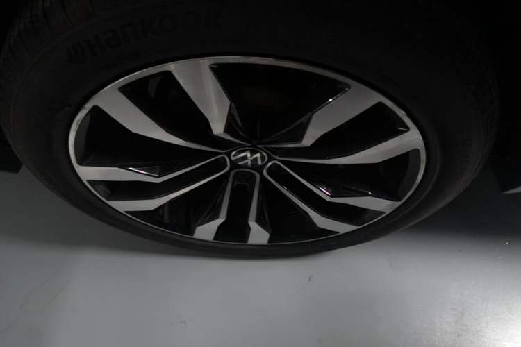 Used Volkswagen Tiguan L 2021 330TSI Automatic Two-Wheel Drive R-Line Enhanced Edition Right Rear Wheel Hub