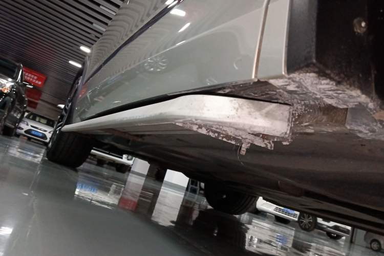 Used Volkswagen Tiguan L 2021 330TSI Automatic Two-Wheel Drive R-Line Enhanced Edition Right Side Sill