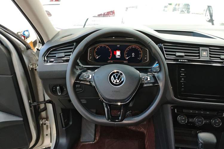Used Volkswagen Tiguan L 2021 330TSI Automatic Two-Wheel Drive Smart Edition Steering Wheel