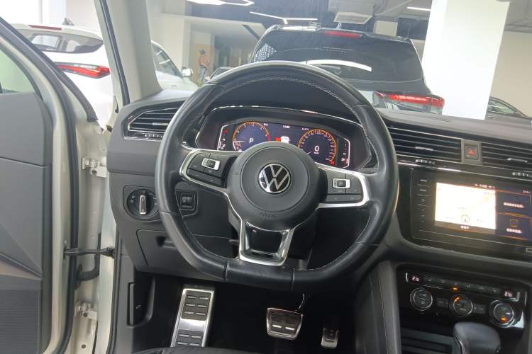 Used Volkswagen Tiguan L 2021 330TSI Automatic Two-Wheel Drive R-Line Enhanced Edition Steering Wheel