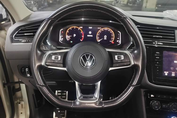 Used Volkswagen Tiguan L 2021 330TSI Automatic Two-Wheel Drive R-Line Flagship Edition Steering Wheel