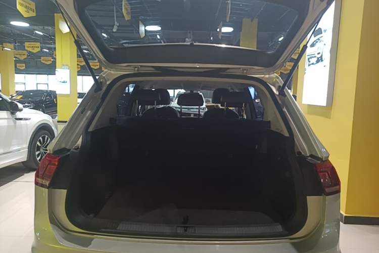 Used Volkswagen Tiguan L 2021 280TSI Automatic Two-Wheel Drive Comfort Edition – Low-Trim Version Trunk