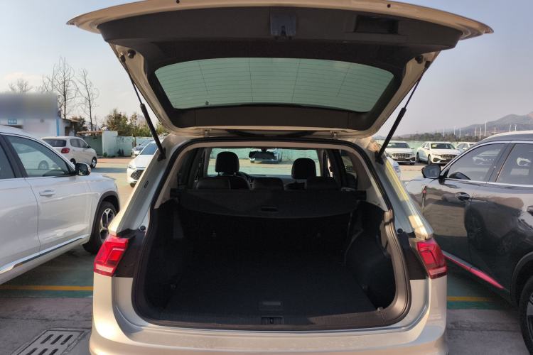 Used Volkswagen Tiguan L 2021 330TSI Automatic Two-Wheel Drive Smart Edition Trunk