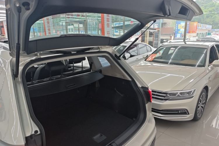 Used Volkswagen Tiguan L 2021 330TSI Automatic Two-Wheel Drive Smart Edition Trunk