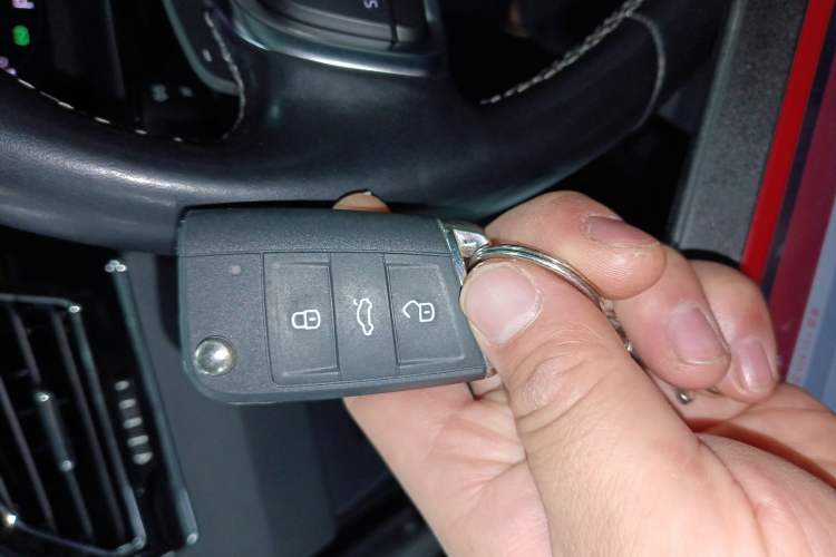 Used Volkswagen Tiguan L 2021 330TSI Automatic Two-Wheel Drive R-Line Enhanced Edition Vehicle Key