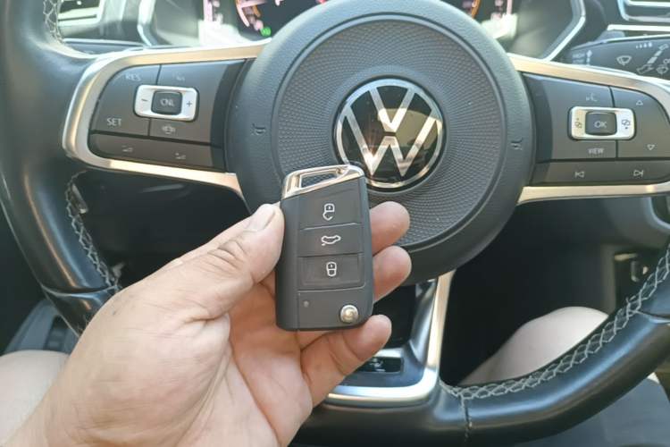 Used Volkswagen Tiguan L 2021 330TSI Automatic Two-Wheel Drive R-Line Enhanced Edition Vehicle Key