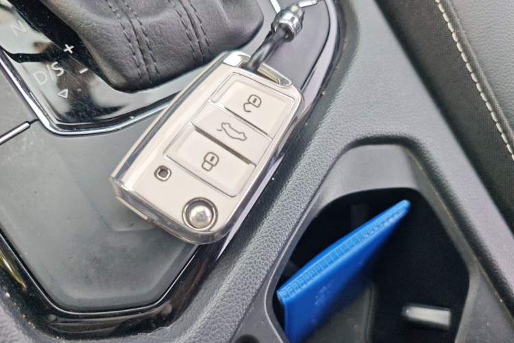 Used Volkswagen Tiguan L 2021 330TSI Automatic Two-Wheel Drive R-Line Enhanced Edition Vehicle Key