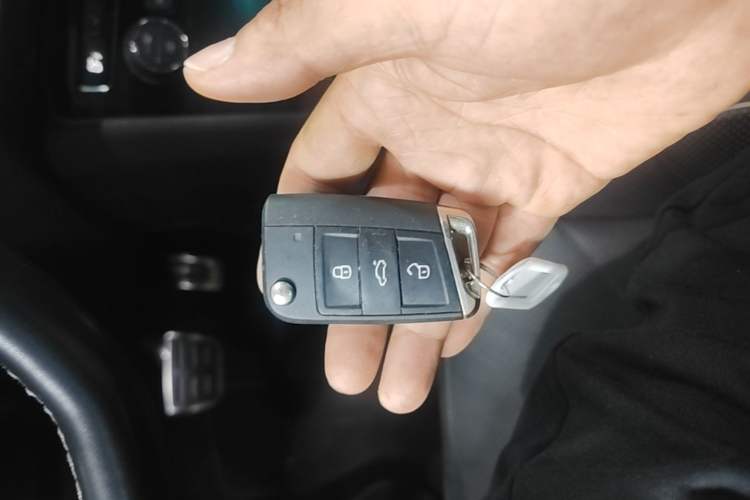 Used Volkswagen Tiguan L 2021 330TSI Automatic Two-Wheel Drive R-Line Flagship Edition Vehicle Key
