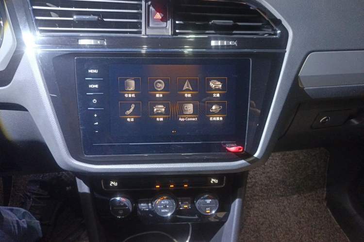 Used Volkswagen Tiguan L 2021 330TSI Automatic Two-Wheel Drive Smart Edition Audio And AC Panel