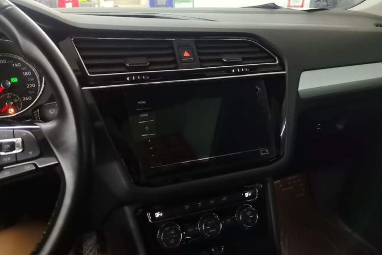 Used Volkswagen Tiguan L 2021 330TSI Automatic Two-Wheel Drive Smart Edition Audio And AC Panel