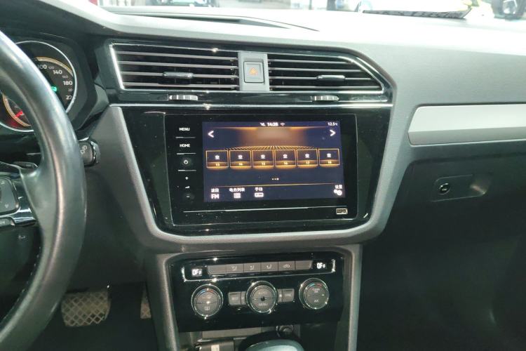 Used Volkswagen Tiguan L 2021 330TSI Automatic Two-Wheel Drive Smart Edition Audio And AC Panel