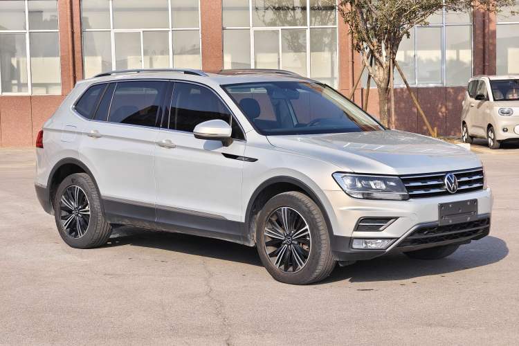 Used Volkswagen Tiguan L 2021 330TSI Automatic Two-Wheel Drive Smart Edition Exterior 2