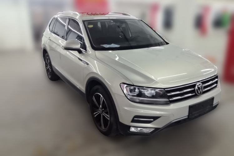 Used Volkswagen Tiguan L 2021 330TSI Automatic Two-Wheel Drive Smart Edition Front Right 45 Deg