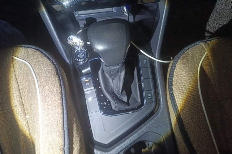 Used Volkswagen Tiguan L 2021 330TSI Automatic Two-Wheel Drive Smart Edition Gear Lever