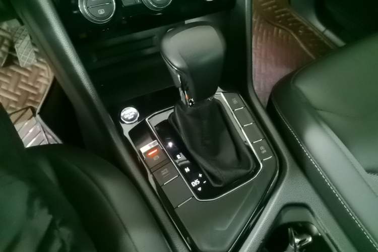 Used Volkswagen Tiguan L 2021 330TSI Automatic Two-Wheel Drive Smart Edition Gear Lever