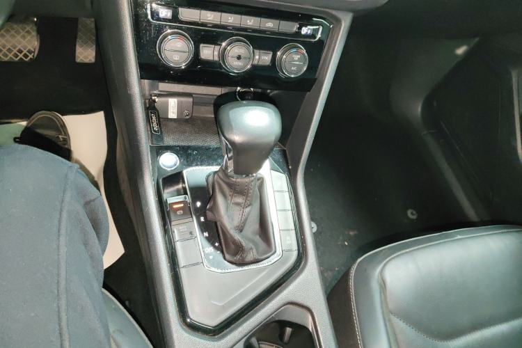 Used Volkswagen Tiguan L 2021 330TSI Automatic Two-Wheel Drive Smart Edition Gear Lever