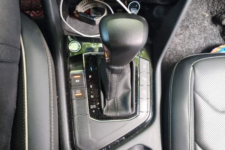 Used Volkswagen Tiguan L 2021 330TSI Automatic Two-Wheel Drive R-Line Flagship Edition Gear Lever