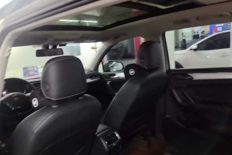 Used Volkswagen Tiguan L 2021 330TSI Automatic Two-Wheel Drive Smart Edition Headliner