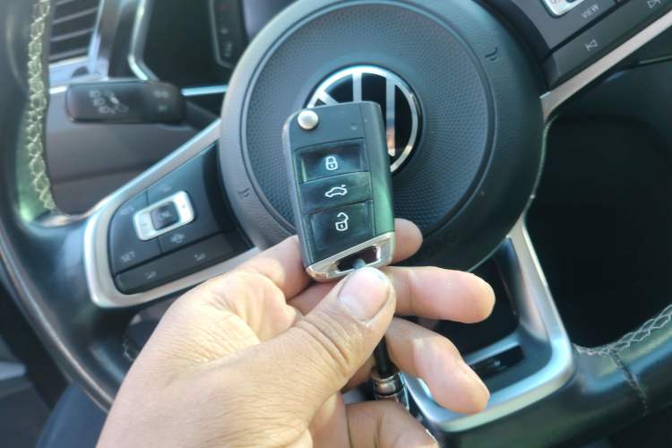Used Volkswagen Tiguan L 2021 330TSI Automatic Two-Wheel Drive R-Line Enhanced Edition Interior 1