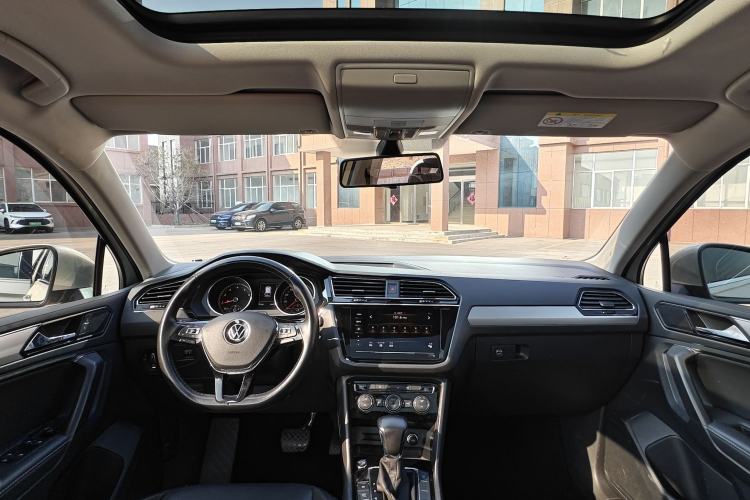 Used Volkswagen Tiguan L 2021 330TSI Automatic Two-Wheel Drive Smart Edition Interior 3