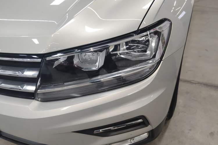 Used Volkswagen Tiguan L 2021 330TSI Automatic Two-Wheel Drive Smart Edition Left Front Headlight