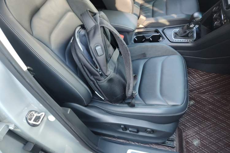 Used Volkswagen Tiguan L 2021 330TSI Automatic Two-Wheel Drive R-Line Enhanced Edition Right Front Seat