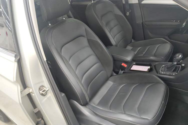 Used Volkswagen Tiguan L 2021 330TSI Automatic Two-Wheel Drive Smart Edition Right Front Seat