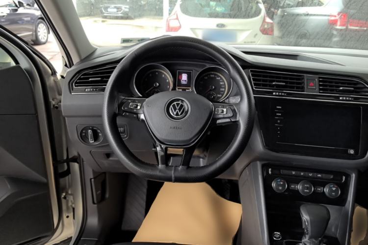 Used Volkswagen Tiguan L 2021 330TSI Automatic Two-Wheel Drive Smart Edition Steering Wheel