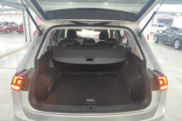 Used Volkswagen Tiguan L 2021 330TSI Automatic Two-Wheel Drive Smart Edition Trunk