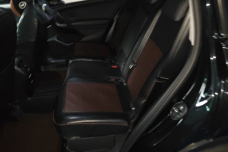 Used Volkswagen Tiguan L 2021 330TSI Automatic Two-Wheel Drive Comfort Edition Left Rear Seat