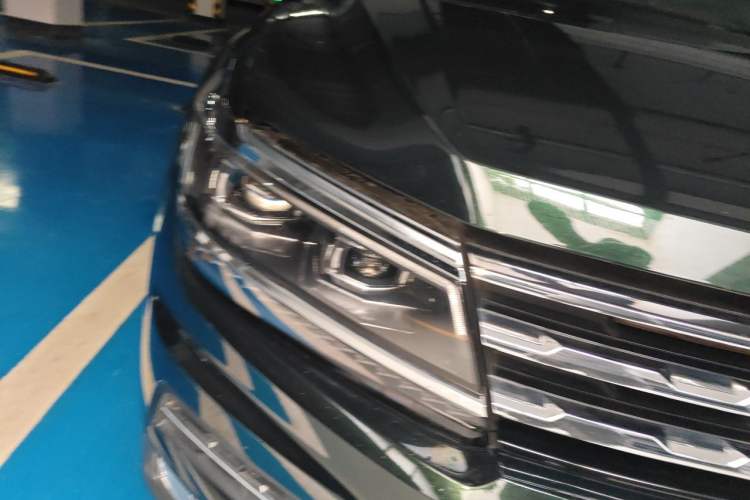 Used Volkswagen Tiguan L 2021 330TSI Automatic Two-Wheel Drive Comfort Edition Right Front Headlight