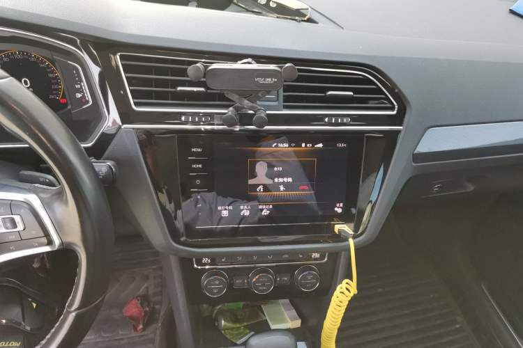 Used Volkswagen Tiguan L 2021 330TSI Automatic Two-Wheel Drive R-Line Enhanced Edition Audio And AC Panel
