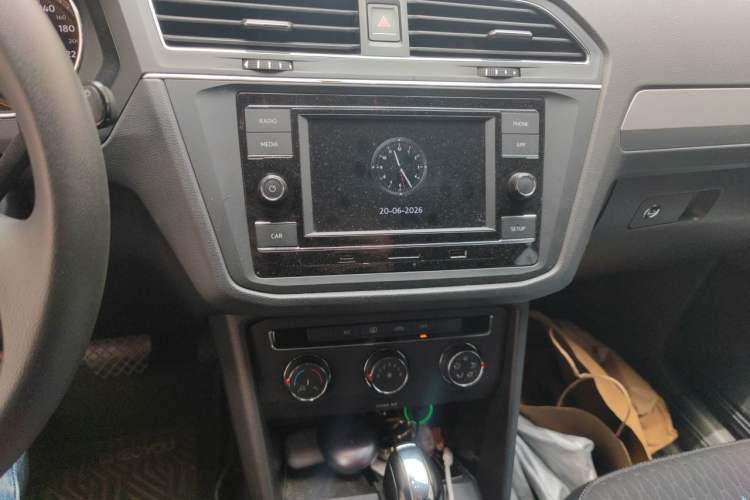 Used Volkswagen Tiguan L 2021 280TSI Automatic Two-Wheel Drive Smart Edition Audio And AC Panel