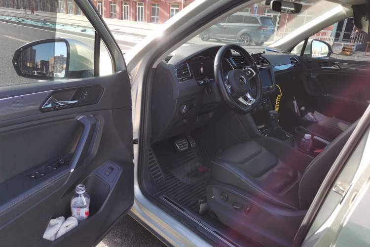 Used Volkswagen Tiguan L 2021 330TSI Automatic Two-Wheel Drive R-Line Enhanced Edition Driver Seat