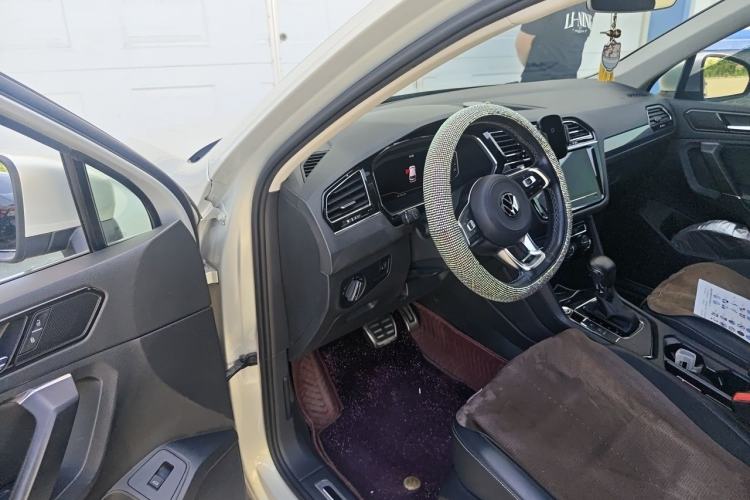 Used Volkswagen Tiguan L 2021 330TSI Automatic Two-Wheel Drive R-Line Enhanced Edition Driver Seat