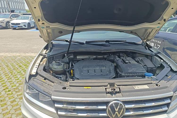 Used Volkswagen Tiguan L 2021 330TSI Automatic Two-Wheel Drive R-Line Enhanced Edition Engine Bay Right