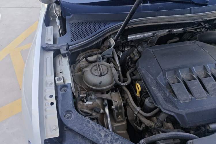Used Volkswagen Tiguan L 2021 330TSI Automatic Two-Wheel Drive R-Line Enhanced Edition Engine Bay Right