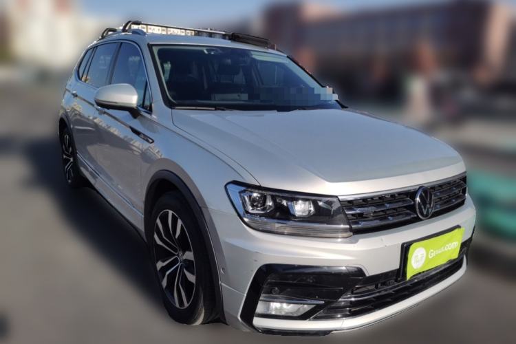 Used Volkswagen Tiguan L 2021 330TSI Automatic Two-Wheel Drive R-Line Enhanced Edition Front Right 45 Deg