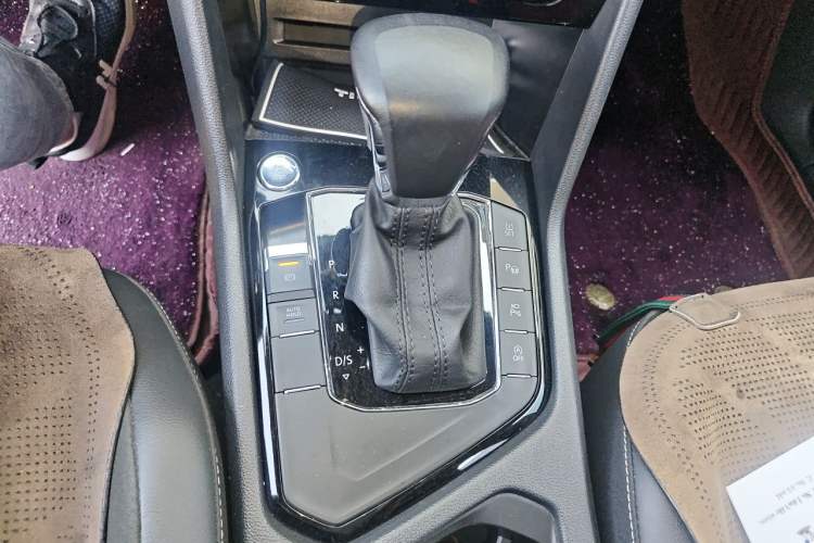 Used Volkswagen Tiguan L 2021 330TSI Automatic Two-Wheel Drive R-Line Enhanced Edition Gear Lever